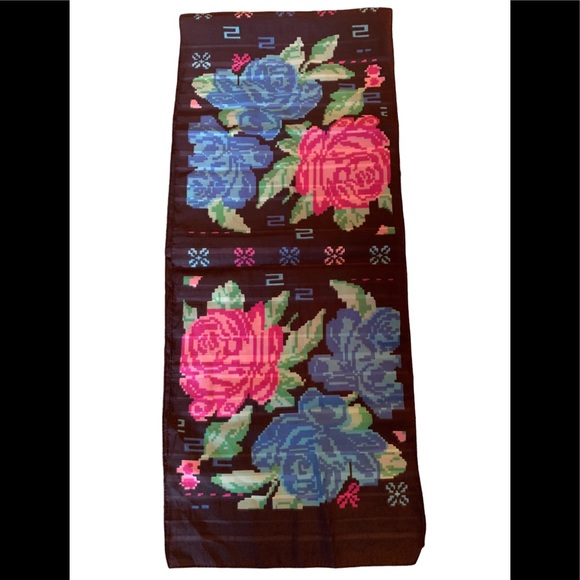 Vintage Oblong, Pixelated, Floral Scarf - Picture 4 of 8